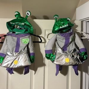 Alien Halloween costumes for dogs! Size XL and 3X